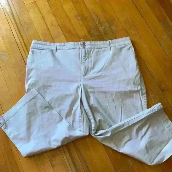 Gloria Vanderbilt Capri Pants - Picture 1 of 5